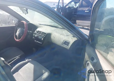 2000 Honda Civic Value Package from USA, damaged, VIN 2HGEJ6618YH539836